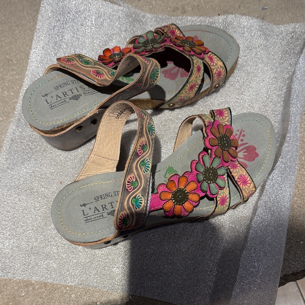 L'ATISTE Women's Floral Sandals - Pink and Green